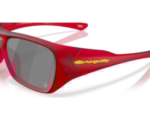 Óculos de Sol Oakley Chaminade Patrick Mahomes II Collection Matte Transparent Red Prizm Black OO9492 06-60