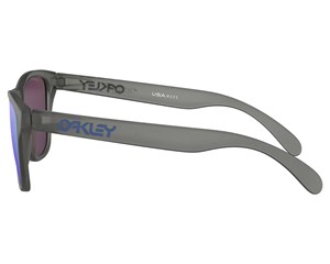 Óculos de Sol Oakley Frogskins XS Matte Grey Ink Prizm Sapphire OJ9006  05-53