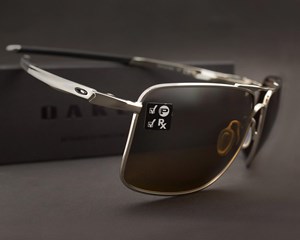 Óculos de Sol Oakley Gauge 8 Polarizado OO4124 05-62