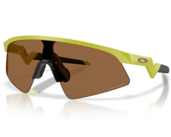 Óculos de Sol Oakley Infantil Resistor Sweep Prizm Bronze OJ9015 12-28