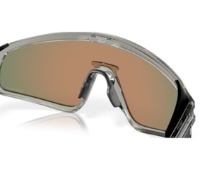 Óculos de Sol Oakley Latch Panel Grey Ink Prizm Ruby OO9404 04-35