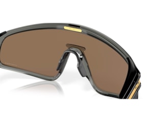 Óculos de Sol Oakley Latch Panel Grey Smoke Prizm 24K OO9404 05-35