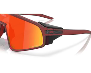 Óculos de Sol Oakley Latch Panel Raceworn Red Knight Prizm Ruby OO9404 23-35