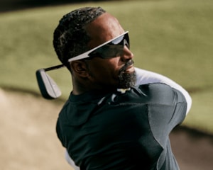 Óculos de Sol Oakley Meta Wearable Vanguard Prizm Black OW8001 05-52