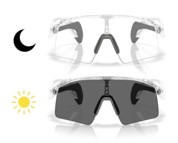 Óculos de Sol Oakley Stunt Wing Clear To Black Iridium Photochromic OO9519 06-41