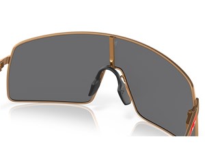 Óculos de Sol Oakley Sutro Titânio Matte Gold OO6013 05-36