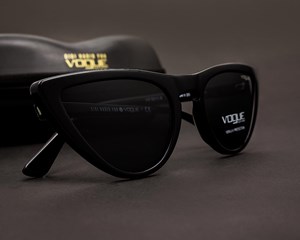 Óculos de Sol Vogue Special Collection by Gigi Hadid VO5211S W44/87-54