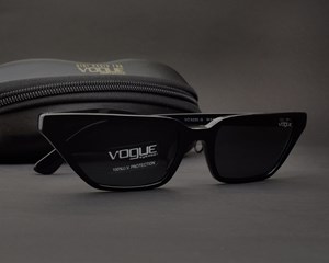 Óculos de Sol Vogue Special Collection by Gigi Hadid VO5235S W44/87-53